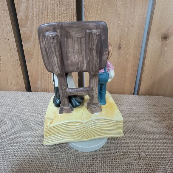 Vintage School Days Ceramic Music Box Albert E. Price Inc 1974 Made in Japan - Picture 5 of 5